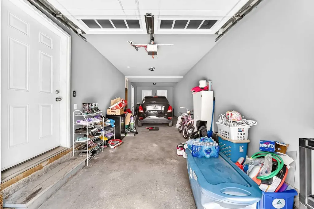 60 New Brighton Point SE Calgary AB T2Z1B9