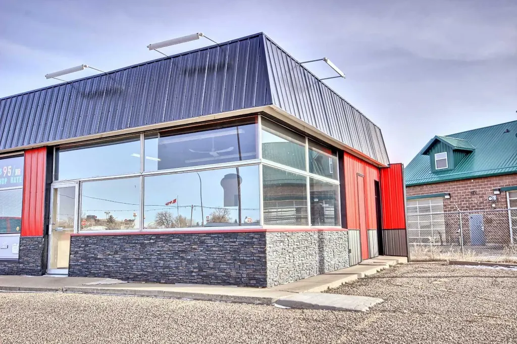 1420 9 Avenue SW Medicine Hat AB T1A7J3