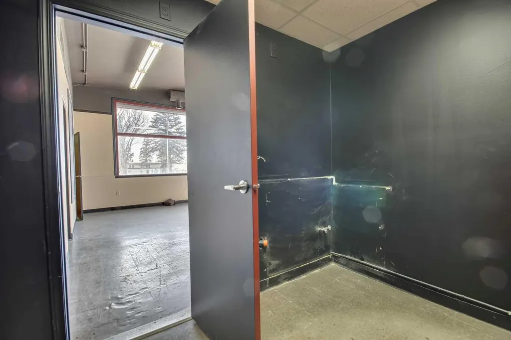 1420 9 Avenue SW Medicine Hat AB T1A7J3