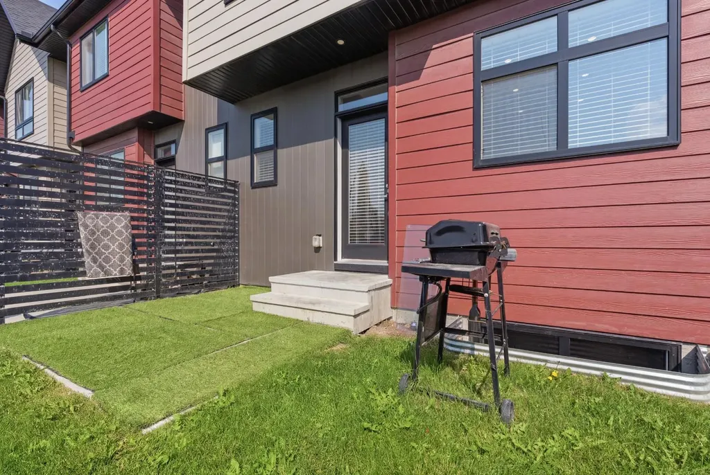 146 Sage Meadows Gardens NW Calgary AB T3P 1K2