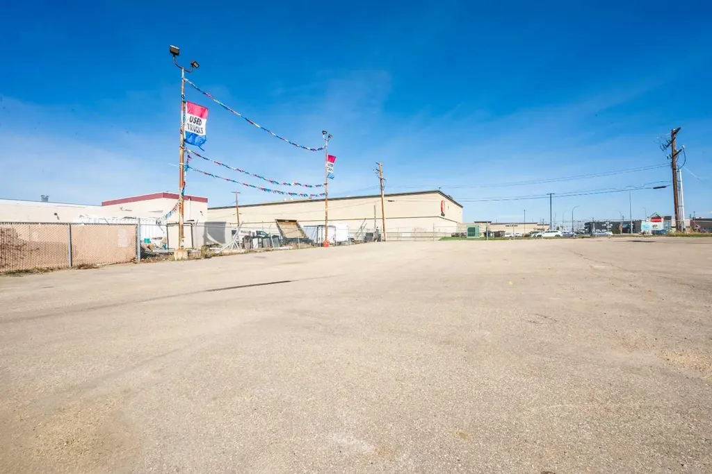 9908 113 Avenue Grande Prairie AB T8V 1W7