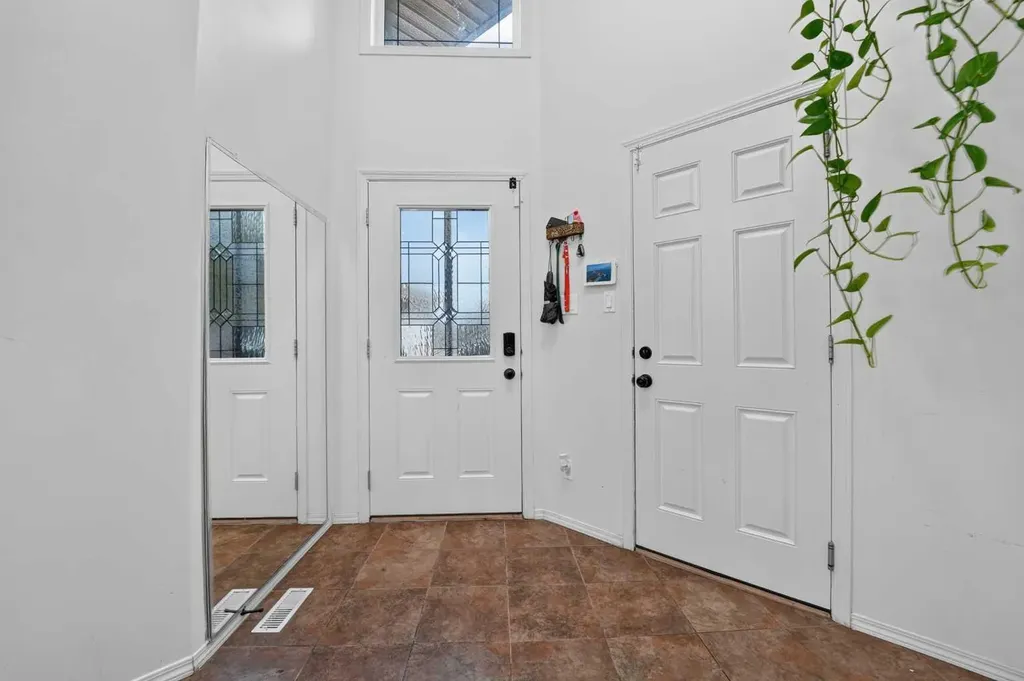62 Coalbanks Gate W Lethbridge AB T1J 2A1