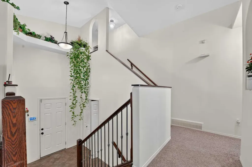 62 Coalbanks Gate W Lethbridge AB T1J 2A1