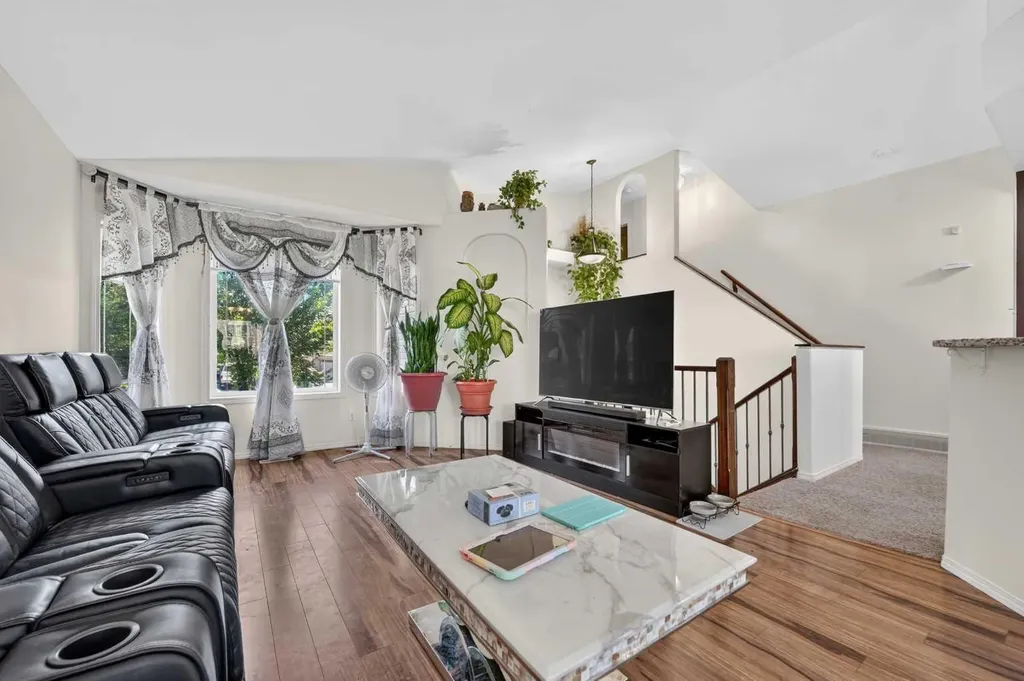 62 Coalbanks Gate W Lethbridge AB T1J 2A1