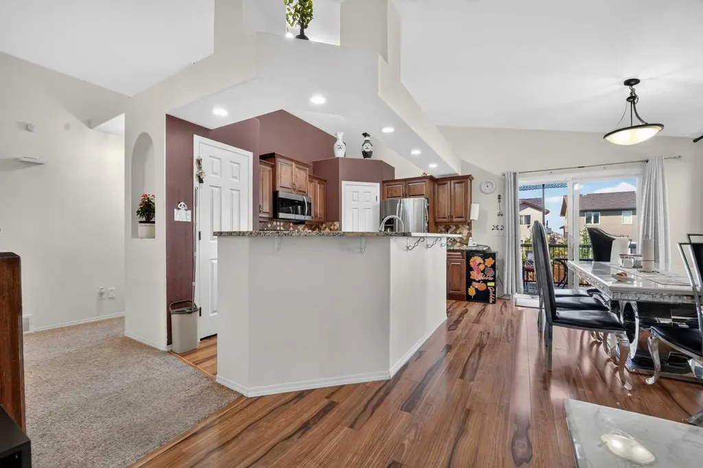 62 Coalbanks Gate W Lethbridge AB T1J 2A1