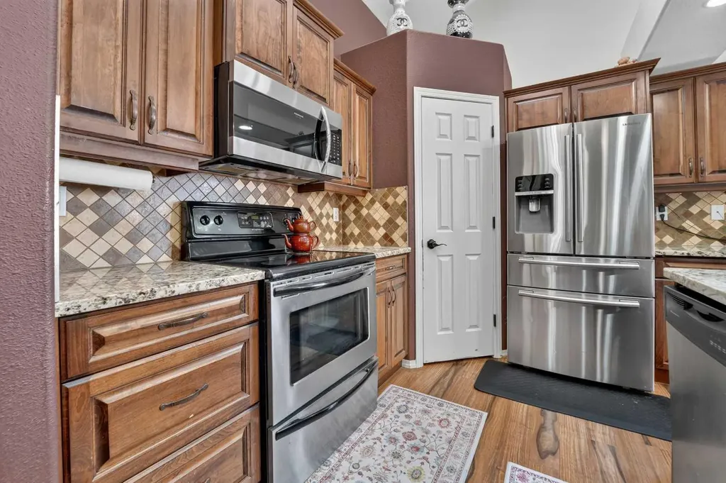 62 Coalbanks Gate W Lethbridge AB T1J 2A1