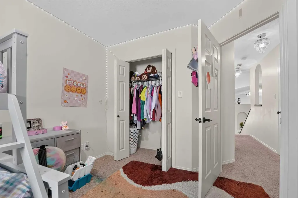 62 Coalbanks Gate W Lethbridge AB T1J 2A1
