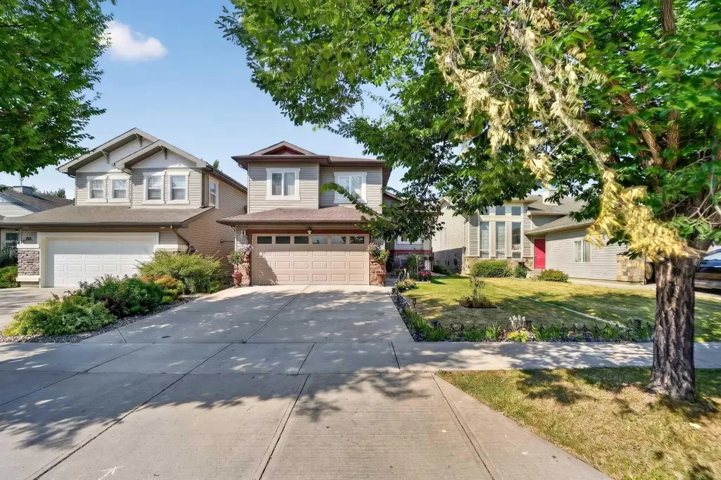62 Coalbanks Gate W Lethbridge AB T1J 2A1