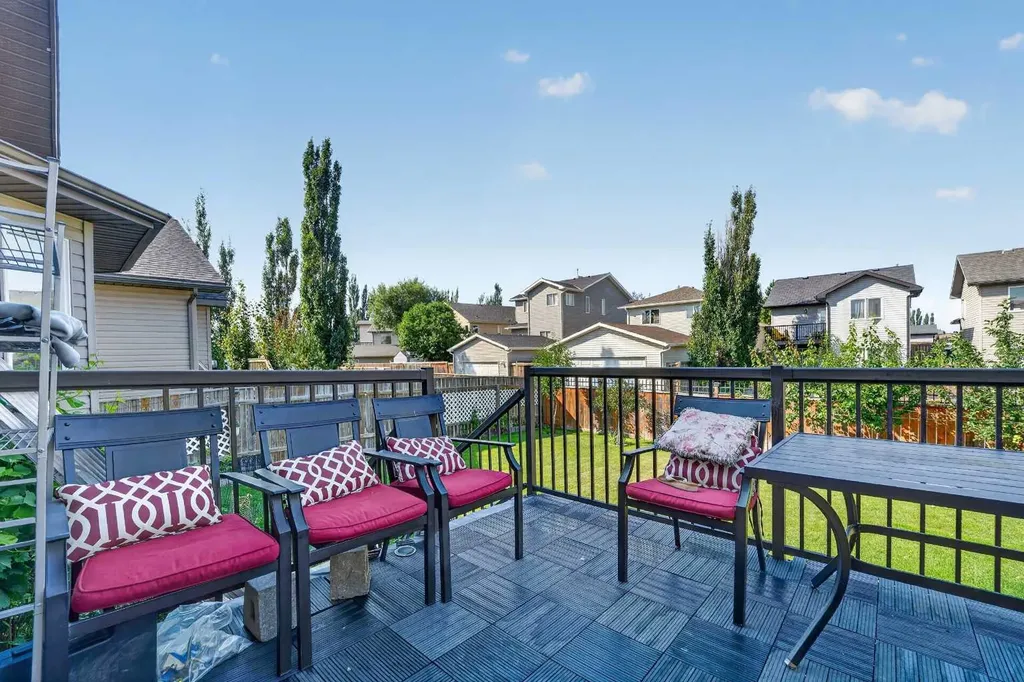 62 Coalbanks Gate W Lethbridge AB T1J 2A1
