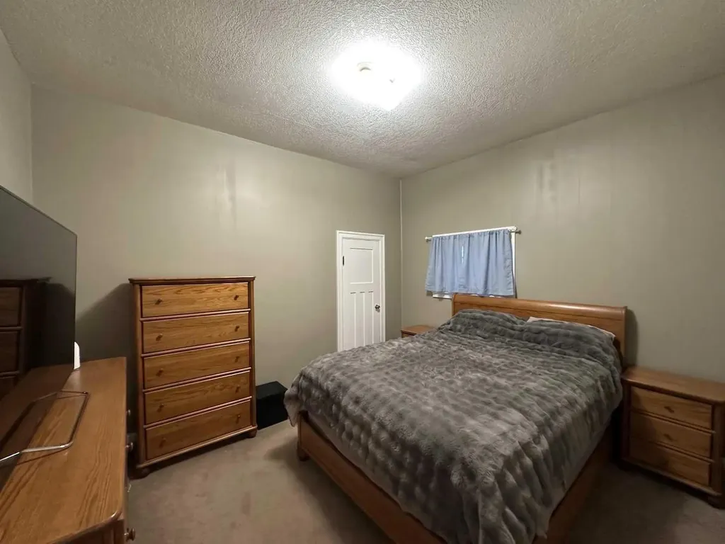 8017 22 Avenue Coleman AB T0K 0M0