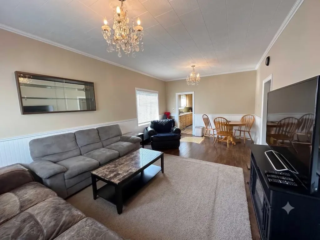 8017 22 Avenue Coleman AB T0K 0M0