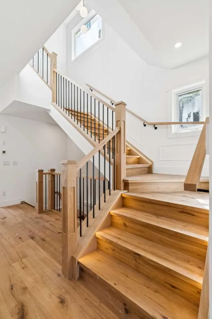 2609 5 Avenue NW Calgary AB T2N 0T7