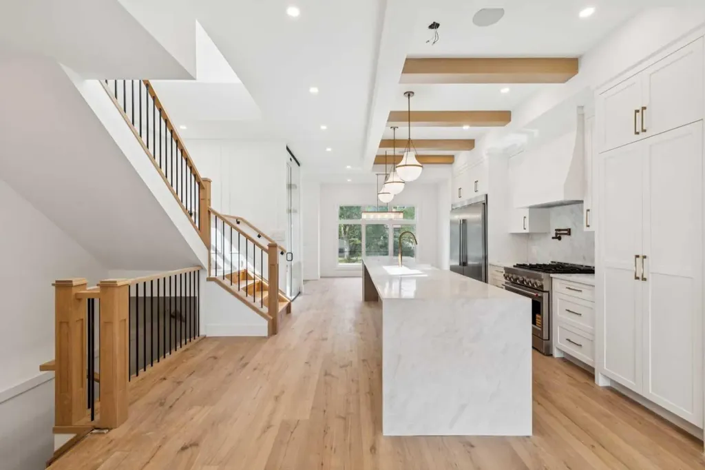 2609 5 Avenue NW Calgary AB T2N 0T7