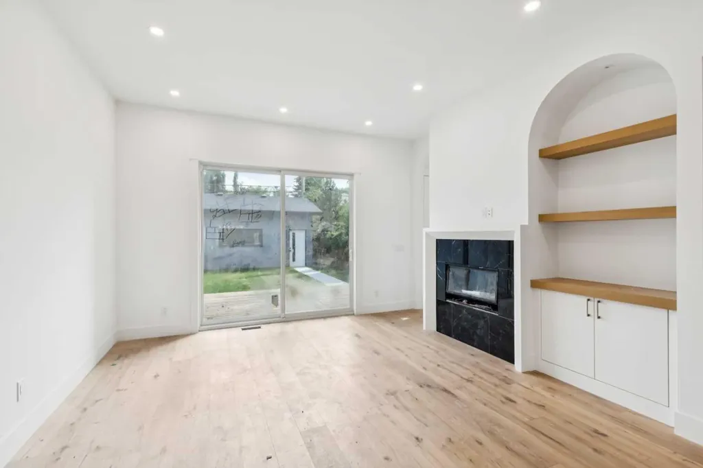 2609 5 Avenue NW Calgary AB T2N 0T7