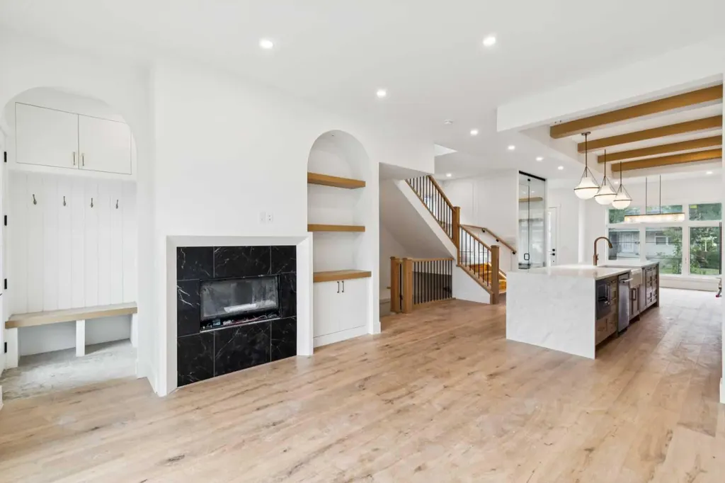 2609 5 Avenue NW Calgary AB T2N 0T7