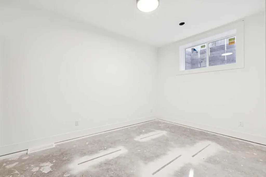 2609 5 Avenue NW Calgary AB T2N 0T7