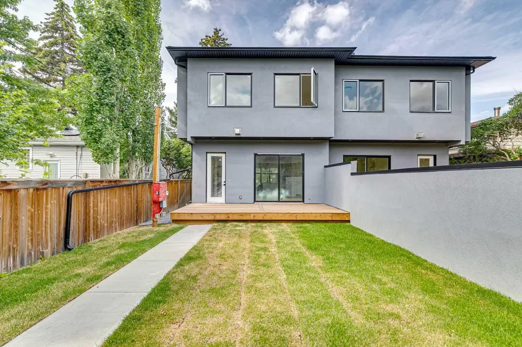 2609 5 Avenue NW Calgary AB T2N 0T7
