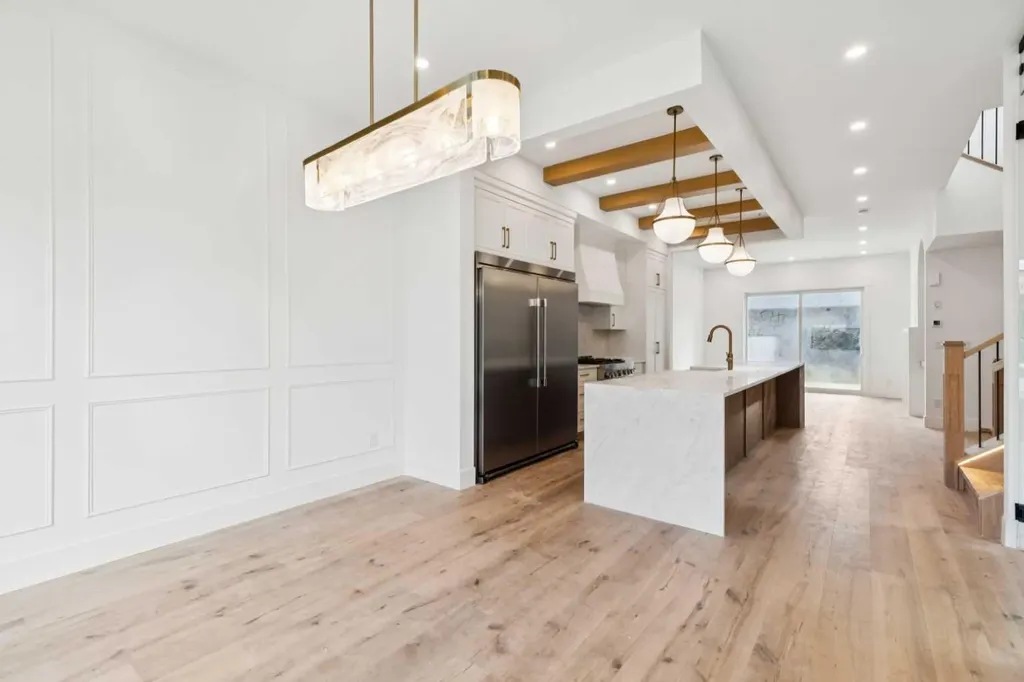 2609 5 Avenue NW Calgary AB T2N 0T7