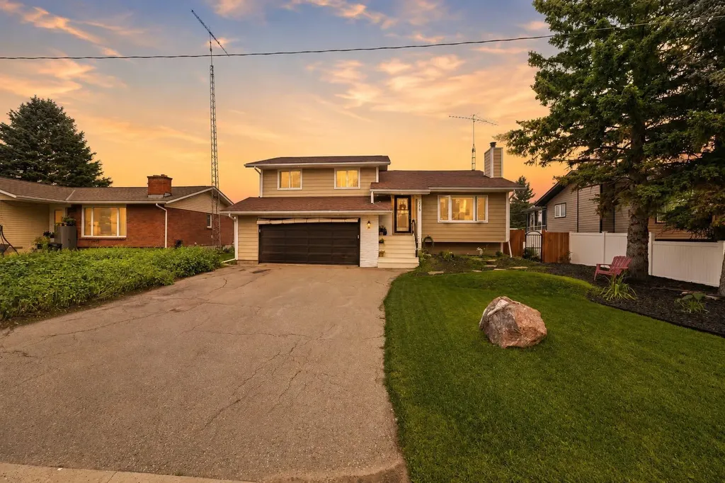 218 8 Avenue NE Sundre AB T0M1X0