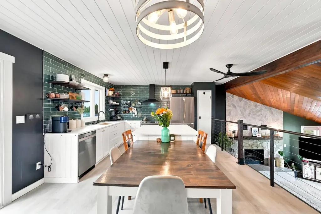 218 8 Avenue NE Sundre AB T0M1X0