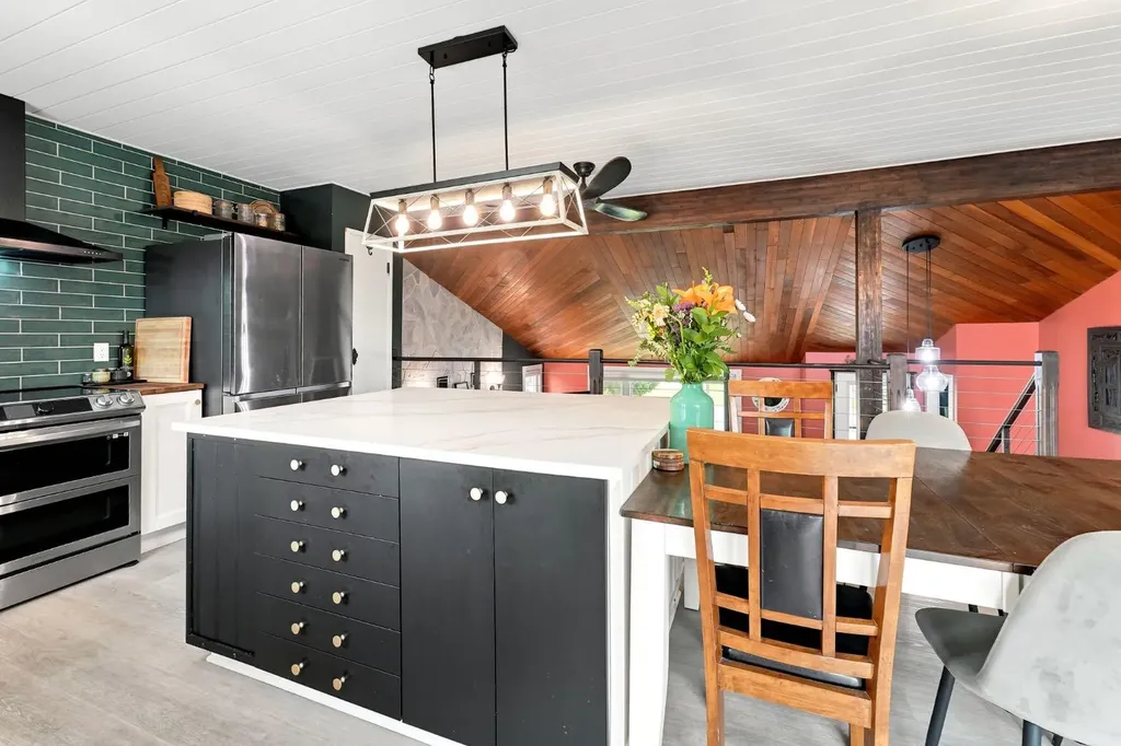 218 8 Avenue NE Sundre AB T0M1X0