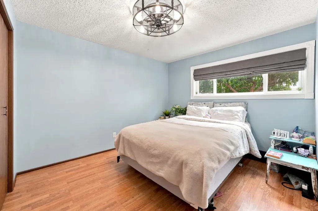 218 8 Avenue NE Sundre AB T0M1X0