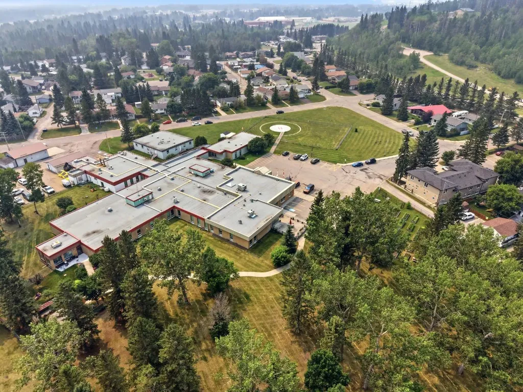 218 8 Avenue NE Sundre AB T0M1X0