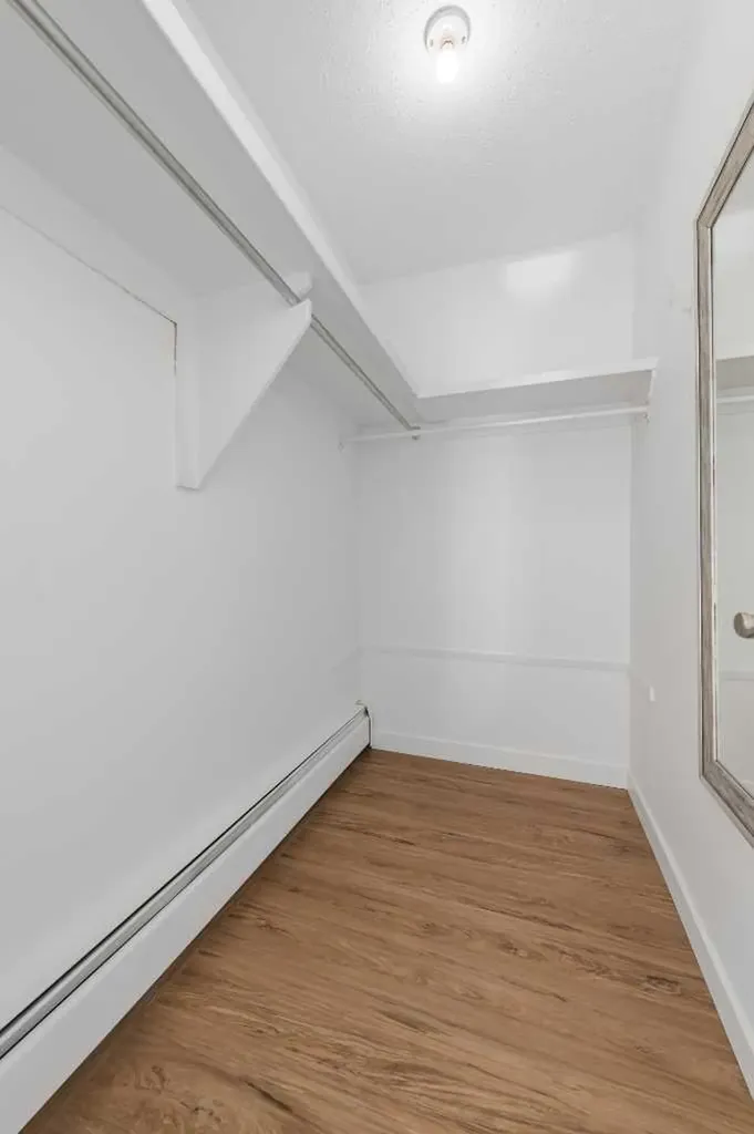 1821 17a Street SW Calgary AB T2T 4R7
