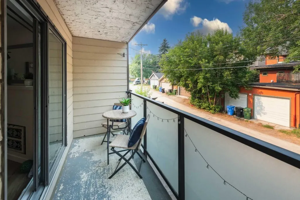 1821 17a Street SW Calgary AB T2T 4R7