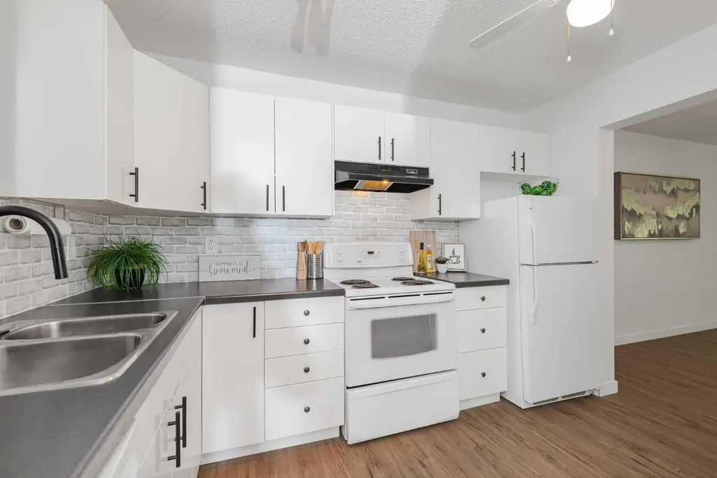 1821 17a Street SW Calgary AB T2T 4R7