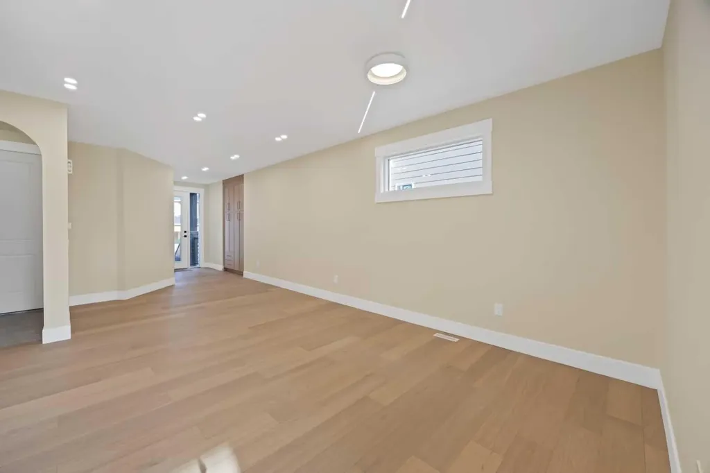 506 Waterford Rise Chestermere AB T1X 3B5