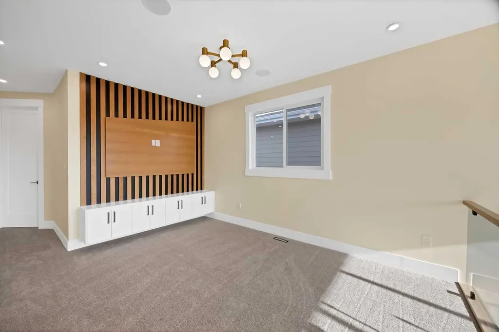 506 Waterford Rise Chestermere AB T1X 3B5