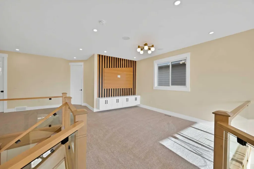 506 Waterford Rise Chestermere AB T1X 3B5
