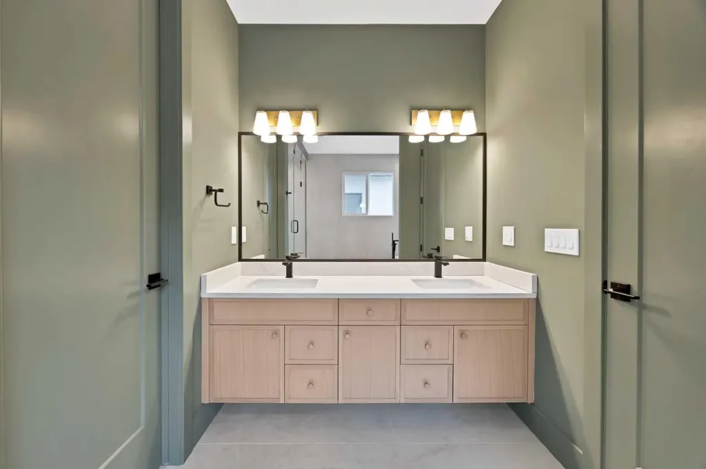 506 Waterford Rise Chestermere AB T1X 3B5