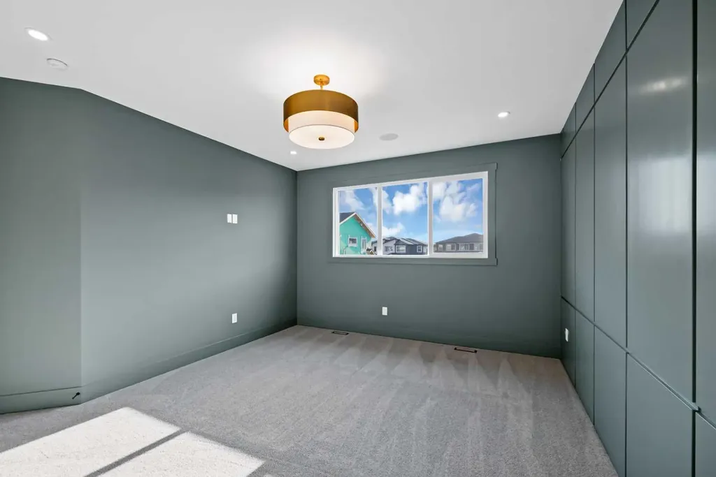 506 Waterford Rise Chestermere AB T1X 3B5