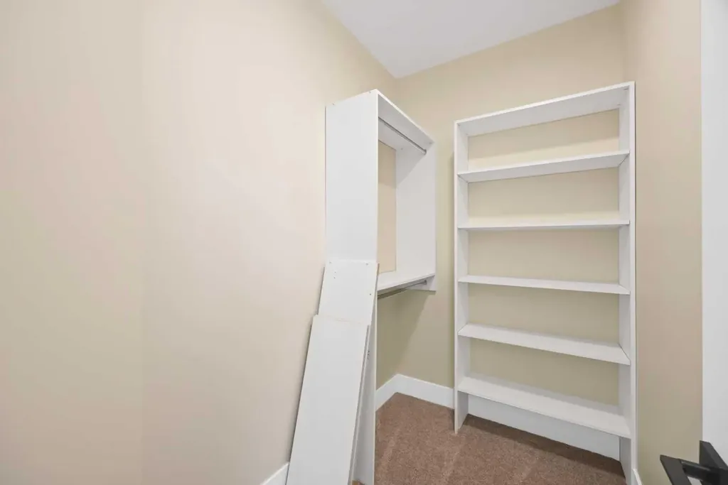 506 Waterford Rise Chestermere AB T1X 3B5