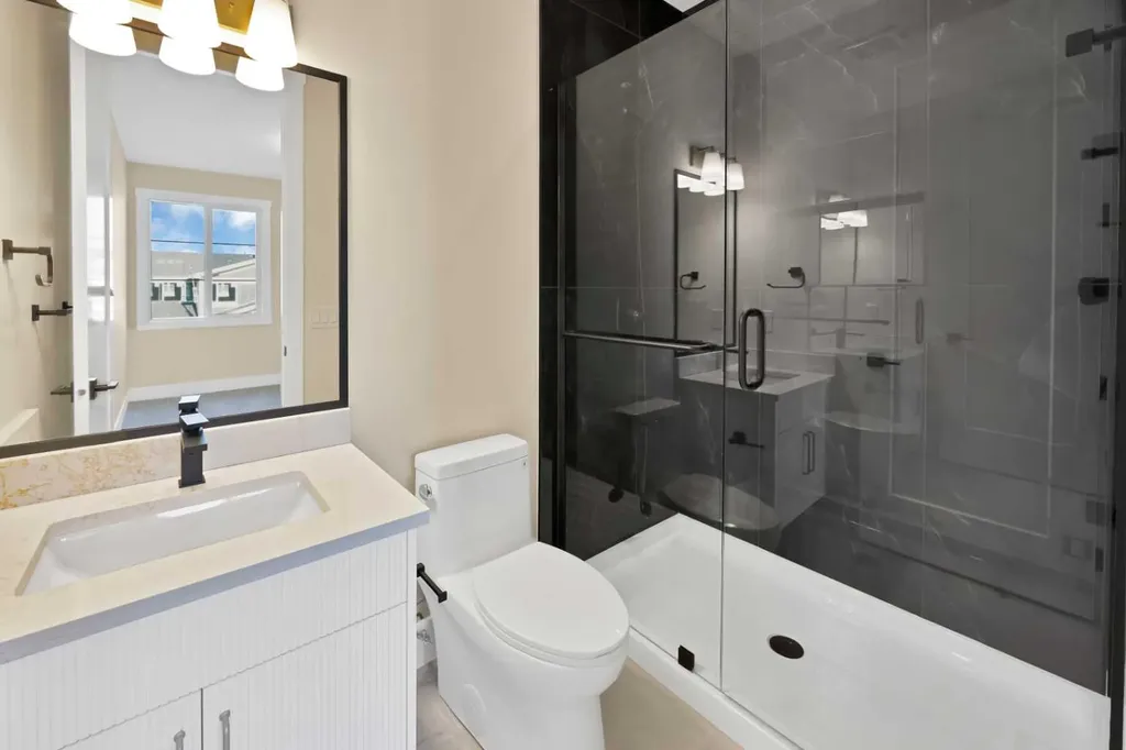506 Waterford Rise Chestermere AB T1X 3B5