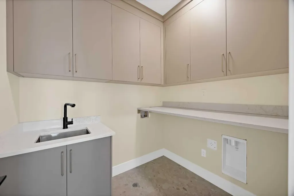 506 Waterford Rise Chestermere AB T1X 3B5