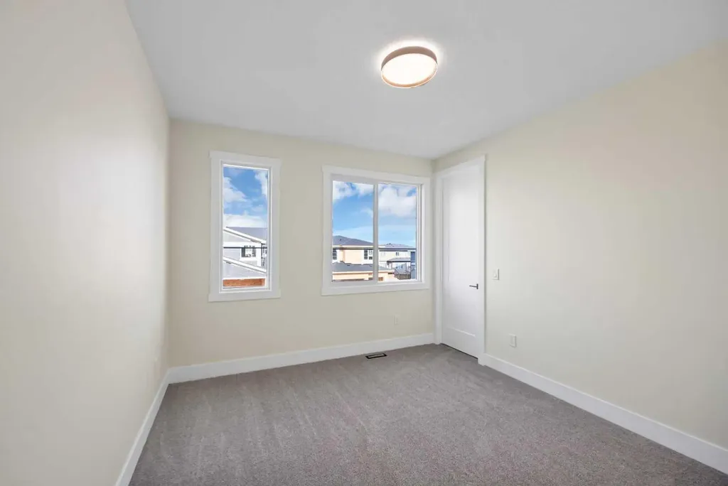 506 Waterford Rise Chestermere AB T1X 3B5