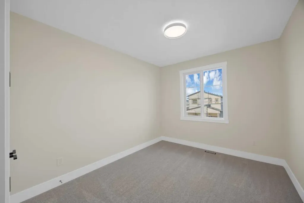 506 Waterford Rise Chestermere AB T1X 3B5