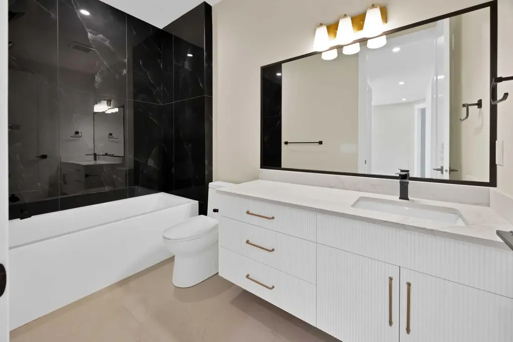 506 Waterford Rise Chestermere AB T1X 3B5