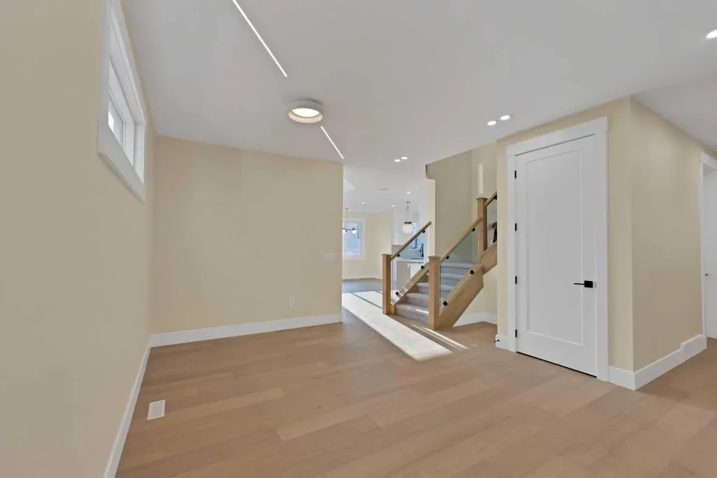 506 Waterford Rise Chestermere AB T1X 3B5