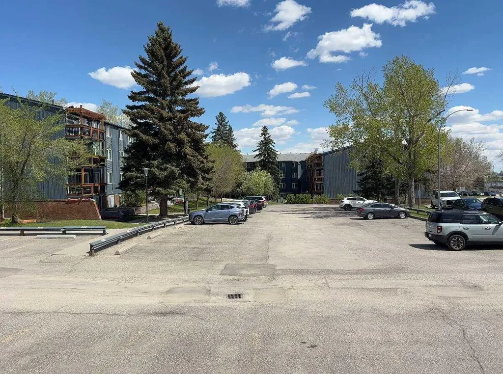 816 89 Avenue SW Calgary AB T2V4N8