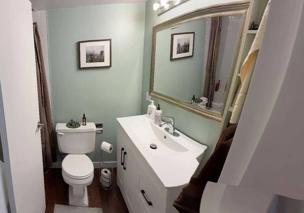 816 89 Avenue SW Calgary AB T2V4N8