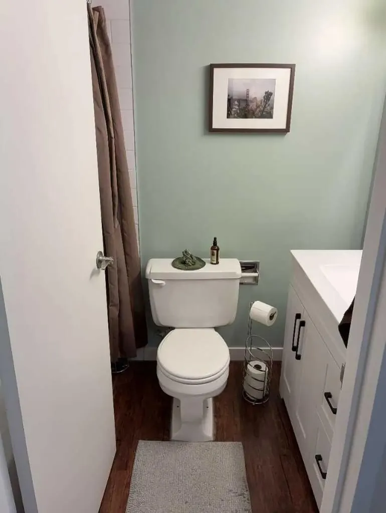 816 89 Avenue SW Calgary AB T2V4N8