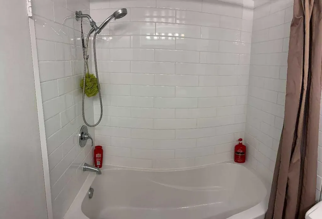 816 89 Avenue SW Calgary AB T2V4N8