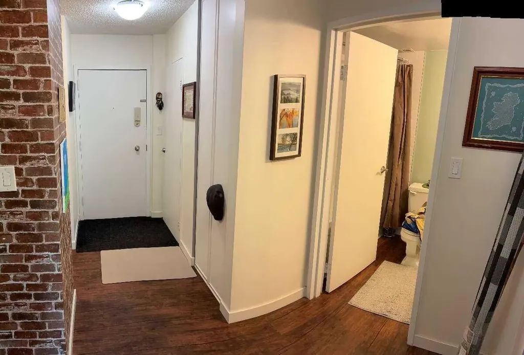 816 89 Avenue SW Calgary AB T2V4N8