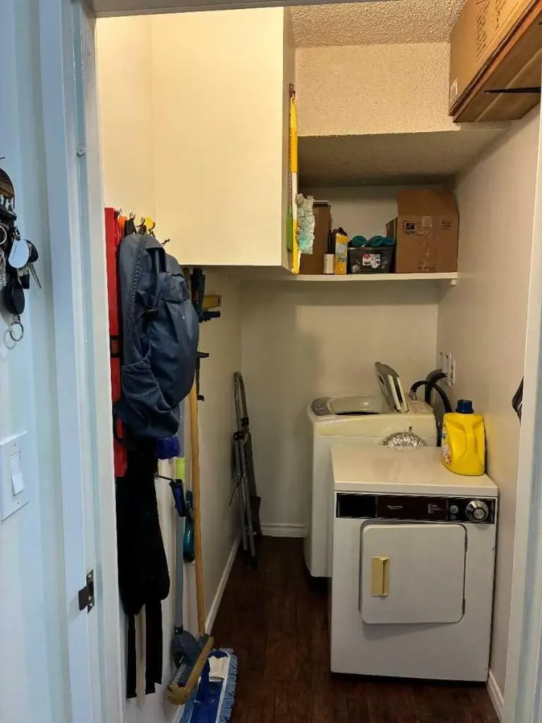 816 89 Avenue SW Calgary AB T2V4N8