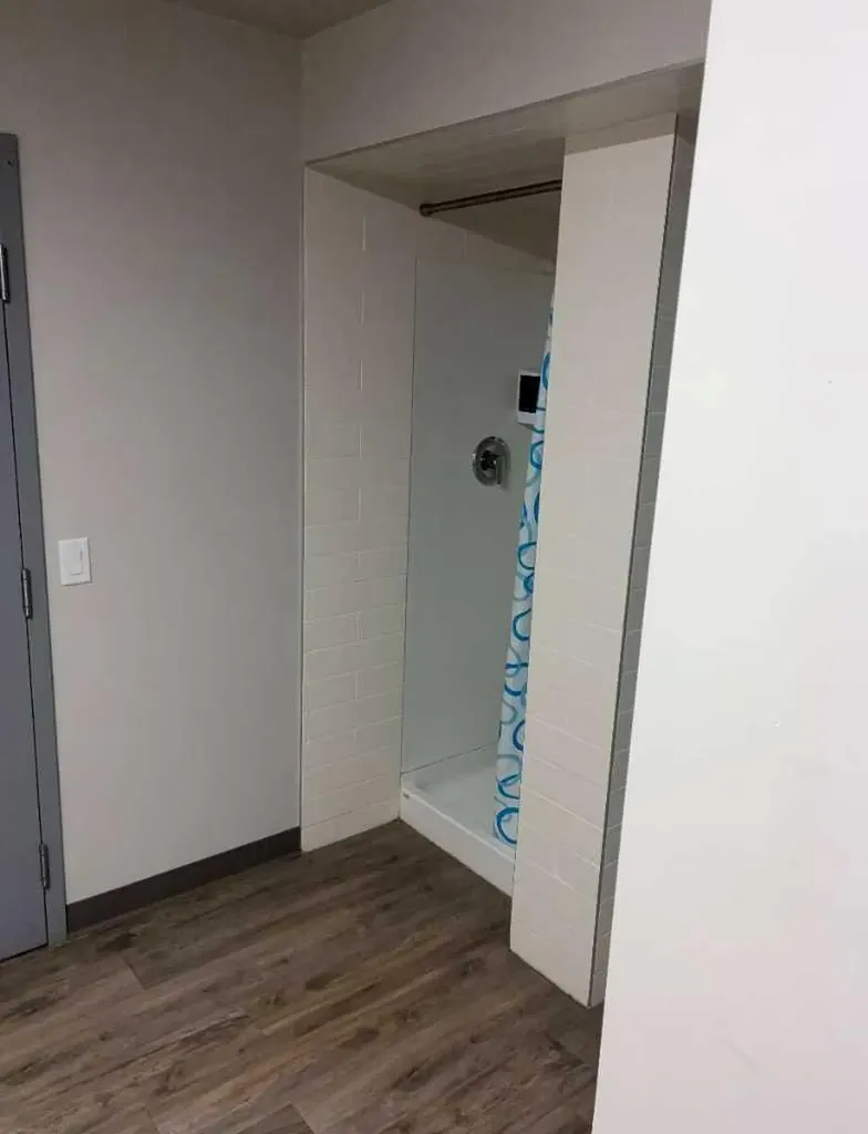 816 89 Avenue SW Calgary AB T2V4N8