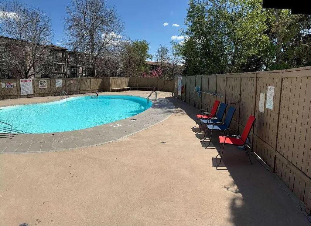 816 89 Avenue SW Calgary AB T2V4N8
